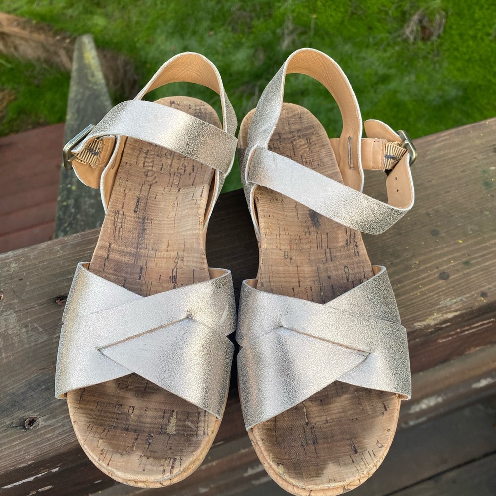 Kork Ease Myrna 2.0 soft gold. Size 7